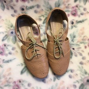 Restricted flats shoes size 8